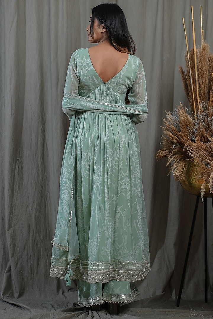 Green Georgette Hand Embroidered Kurta Set by Saniya Rao at Pernia's Pop Up Shop