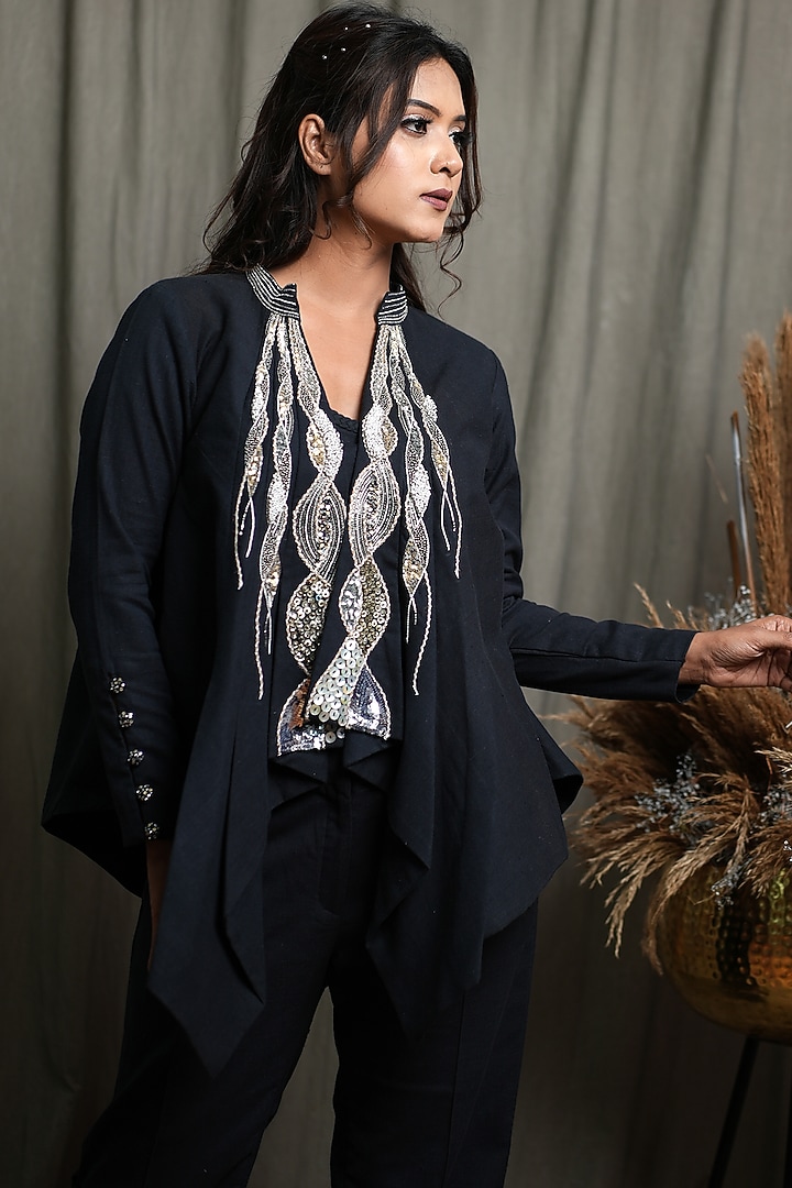 Black Handwoven Cotton Khadi Hand Embroidered Co-Ord Set by Saniya Rao at Pernia's Pop Up Shop