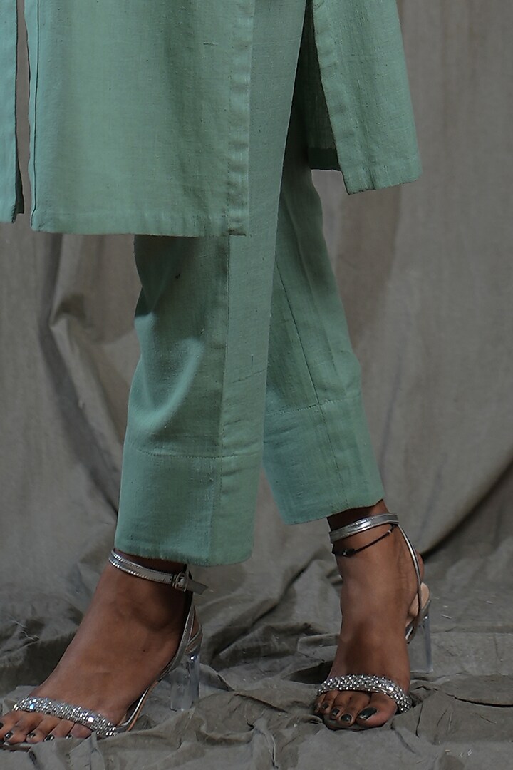 Green Handwoven Cotton Khadi Kurta Set by Saniya Rao at Pernia's Pop Up Shop