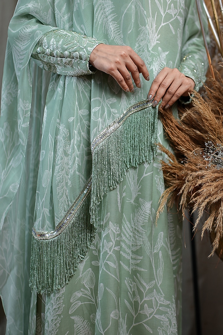Green Modal Satin Printed & Embellished Kurta Set by Saniya Rao at Pernia's Pop Up Shop