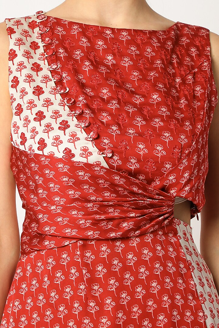 Red Embroidered Kurta Set by Suave by Neha & Shreya at Pernia's Pop Up Shop