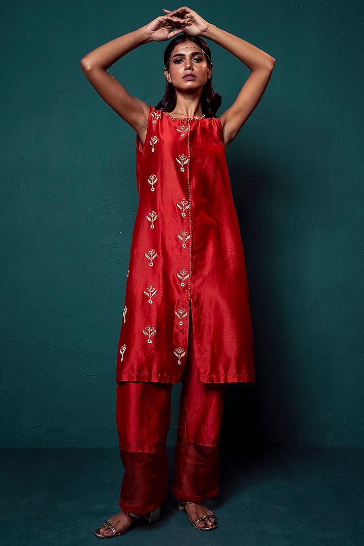 Red Chanderi Silk Embroidered Kurta Set by Suave by Neha & Shreya