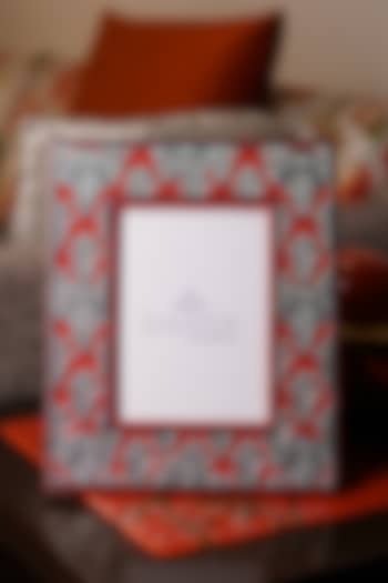 Silver Plated Intricate Etching Photo Frame by Siansh by Sunita Aggarwal at Pernia's Pop Up Shop