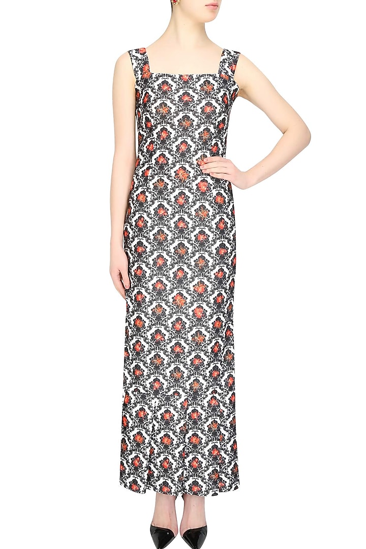 Off white baroque panelled sleeves gown available only at Pernia's Pop Up Shop.