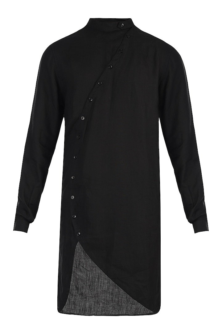 Black Kurta With Curved Placket by Son Of A Noble SNOB