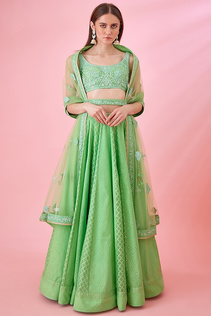 Irish Green Chanderi Jacquard Embroidered Wedding Lehenga Set by Shyam Narayan Prasad at Pernia's Pop Up Shop