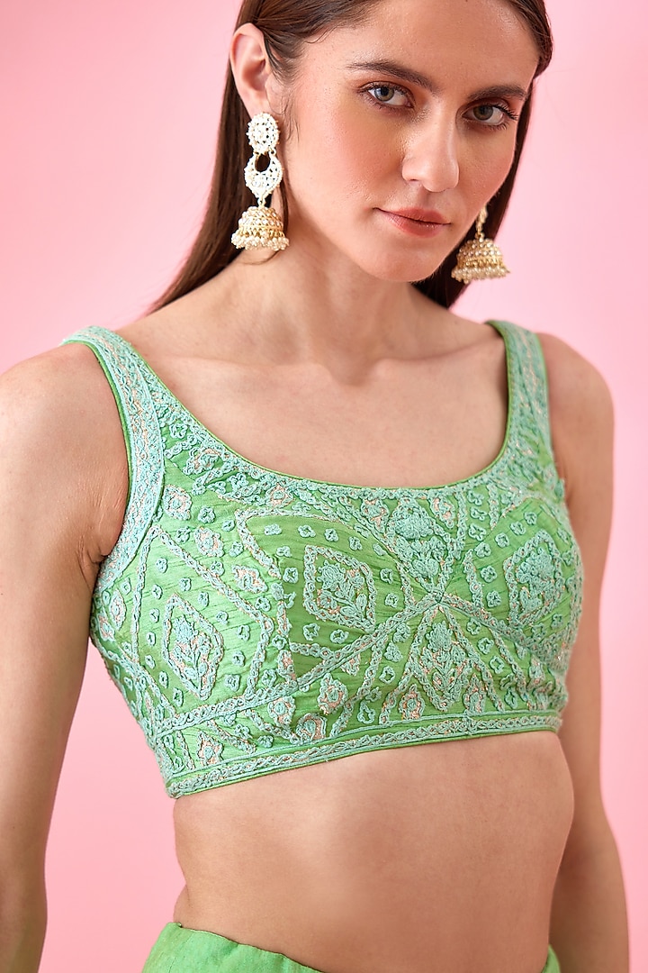 Irish Green Chanderi Jacquard Embroidered Wedding Lehenga Set by Shyam Narayan Prasad at Pernia's Pop Up Shop