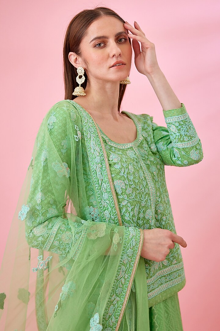 Irish Green Chanderi Jacquard Embroidered Wedding Lehenga Set by Shyam Narayan Prasad at Pernia's Pop Up Shop