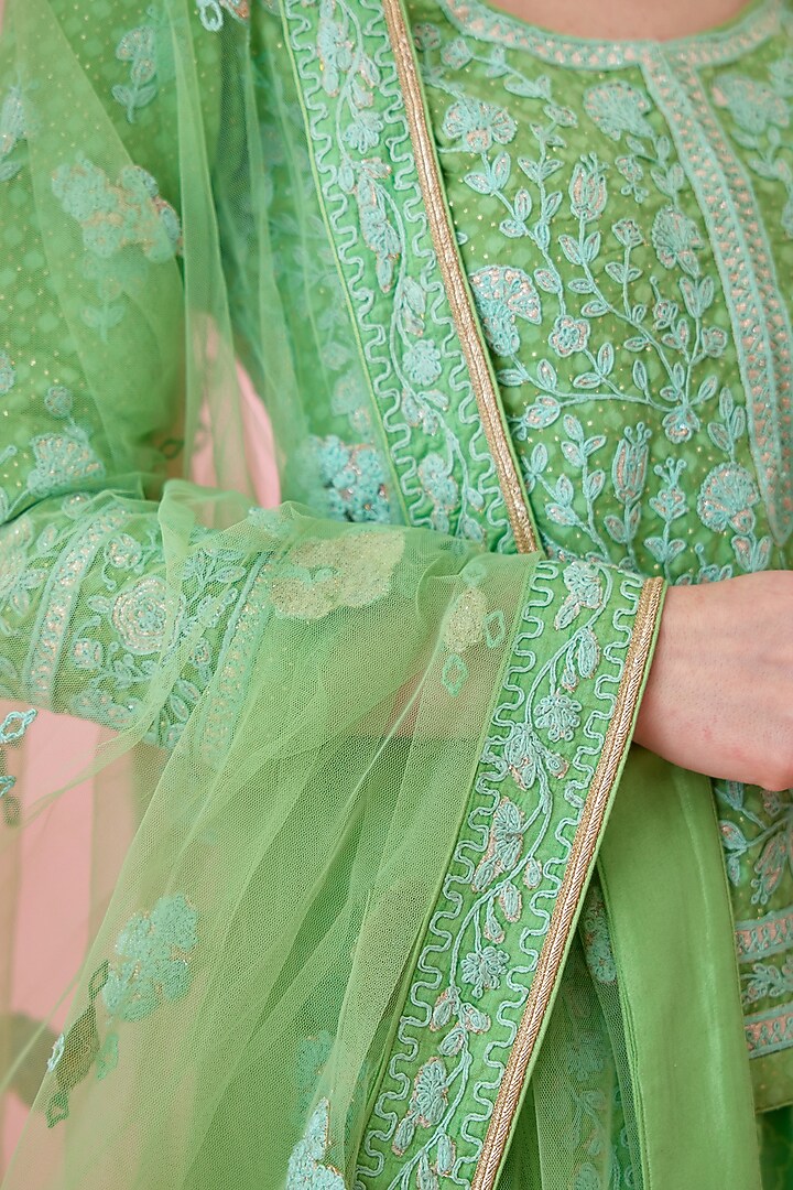 Irish Green Chanderi Jacquard Embroidered Wedding Lehenga Set by Shyam Narayan Prasad at Pernia's Pop Up Shop