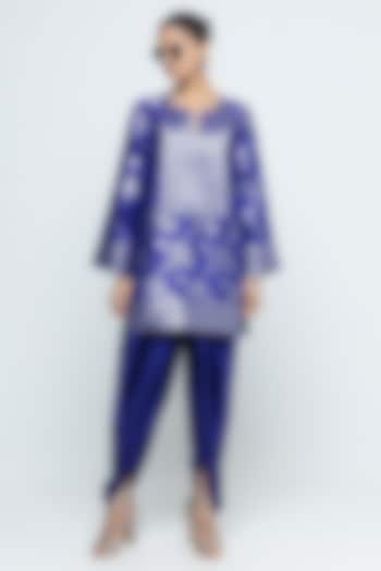 Ultramarine Jaal Silk Floral Brocade Kurta Set by Sobariko at Pernia's Pop Up Shop