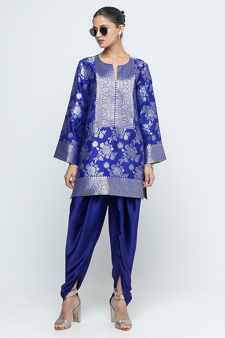 Ultramarine Jaal Silk Floral Brocade Kurta Set by Sobariko at Pernia's Pop Up Shop