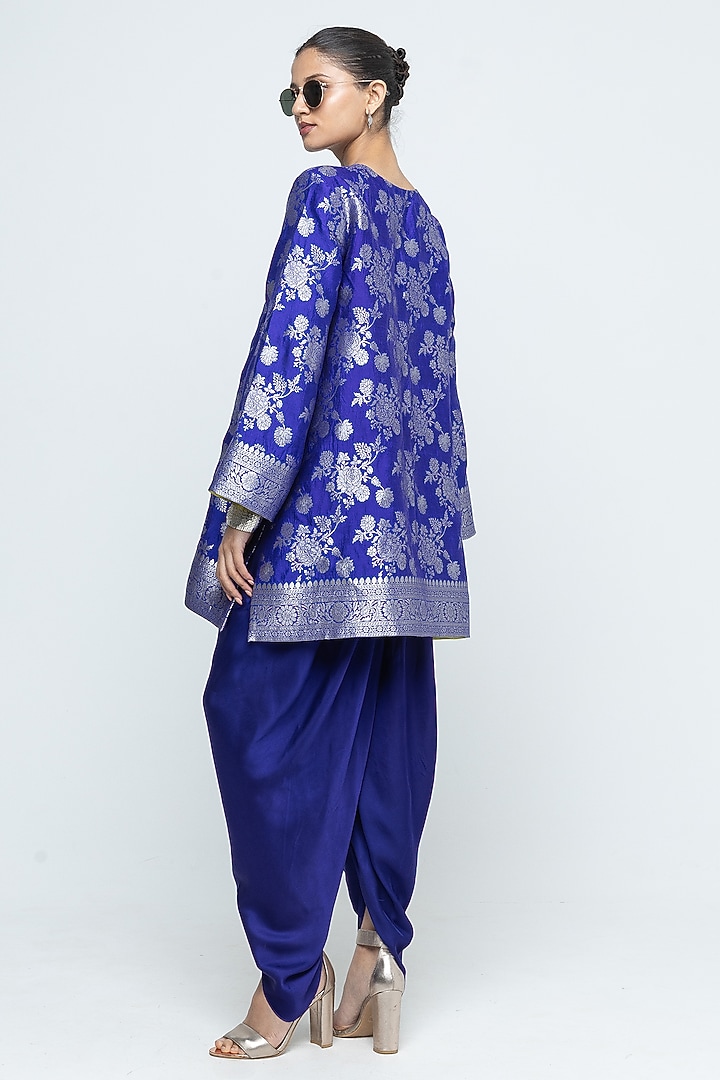 Ultramarine Jaal Silk Floral Brocade Kurta Set by Sobariko at Pernia's Pop Up Shop