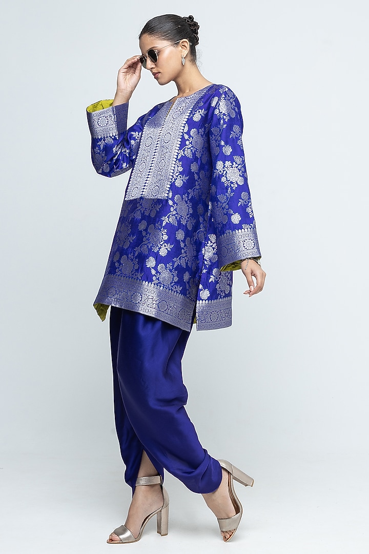 Ultramarine Jaal Silk Floral Brocade Kurta Set by Sobariko at Pernia's Pop Up Shop