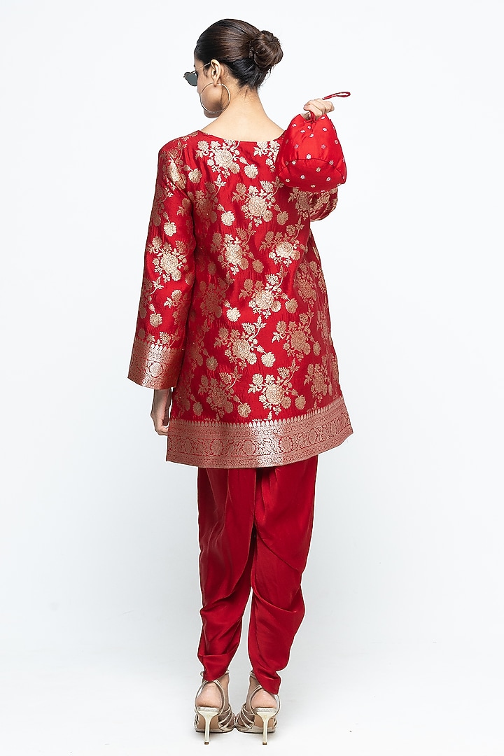Red Jaal Silk Floral Brocade Kurta Set by Sobariko at Pernia's Pop Up Shop