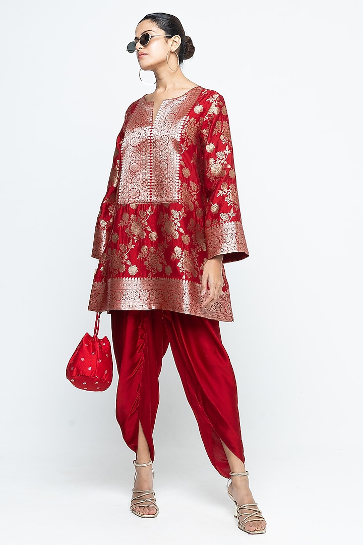 Red Jaal Silk Floral Brocade Kurta Set by Sobariko at Pernia's Pop Up Shop