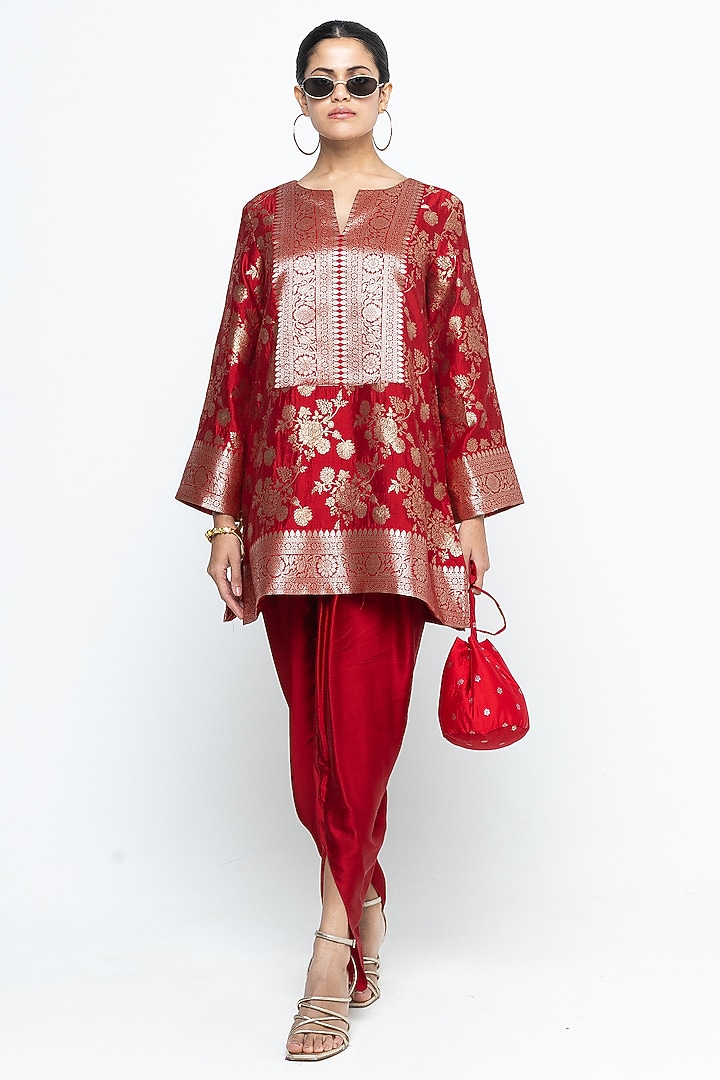 Red Jaal Silk Floral Brocade Kurta Set by Sobariko at Pernia's Pop Up Shop
