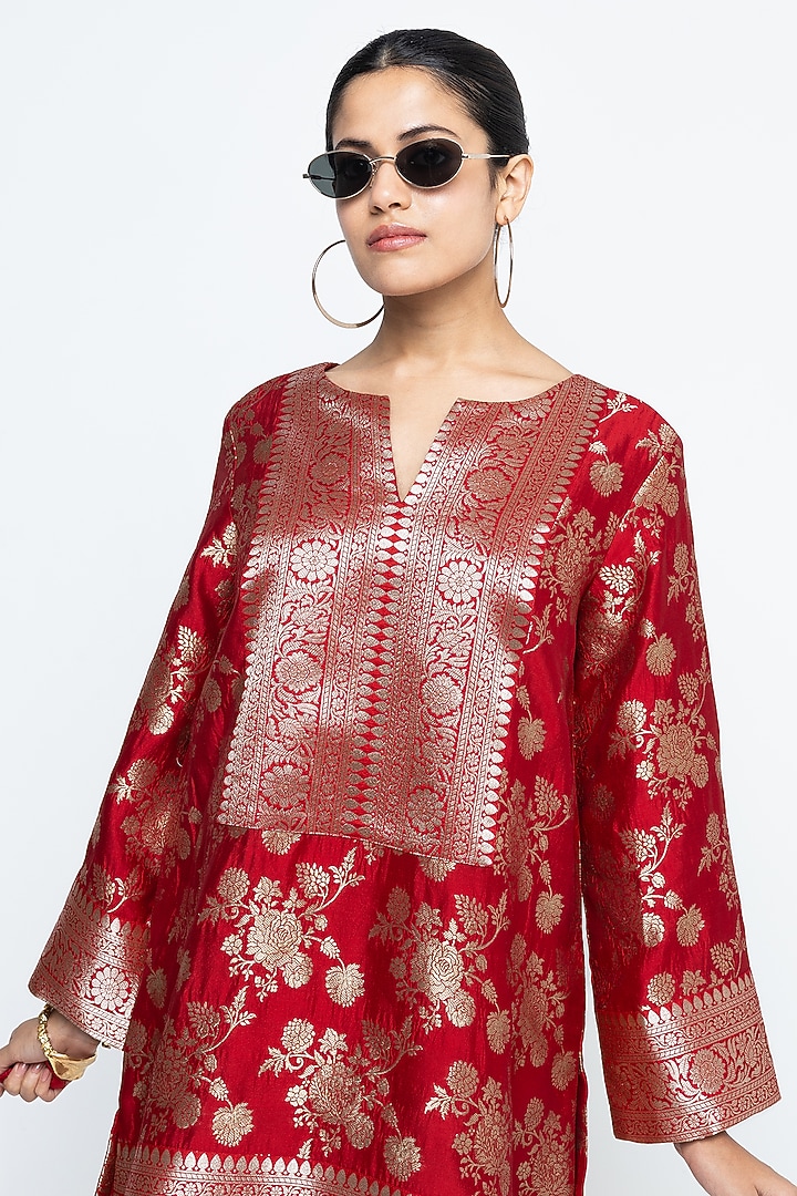 Red Jaal Silk Floral Brocade Kurta Set by Sobariko at Pernia's Pop Up Shop