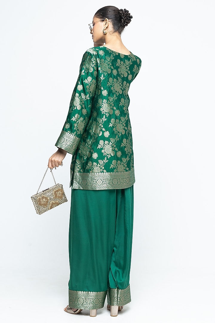 Green Jaal Silk Floral Brocade Kurta Set by Sobariko at Pernia's Pop Up Shop