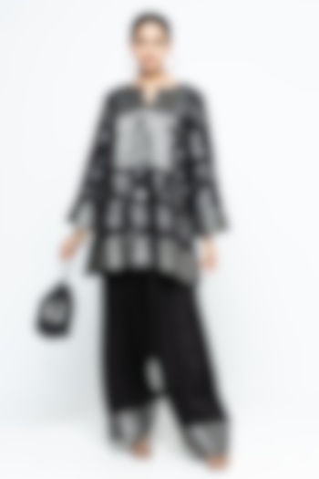 Black Jaal Silk Floral Brocade Kurta Set by Sobariko at Pernia's Pop Up Shop