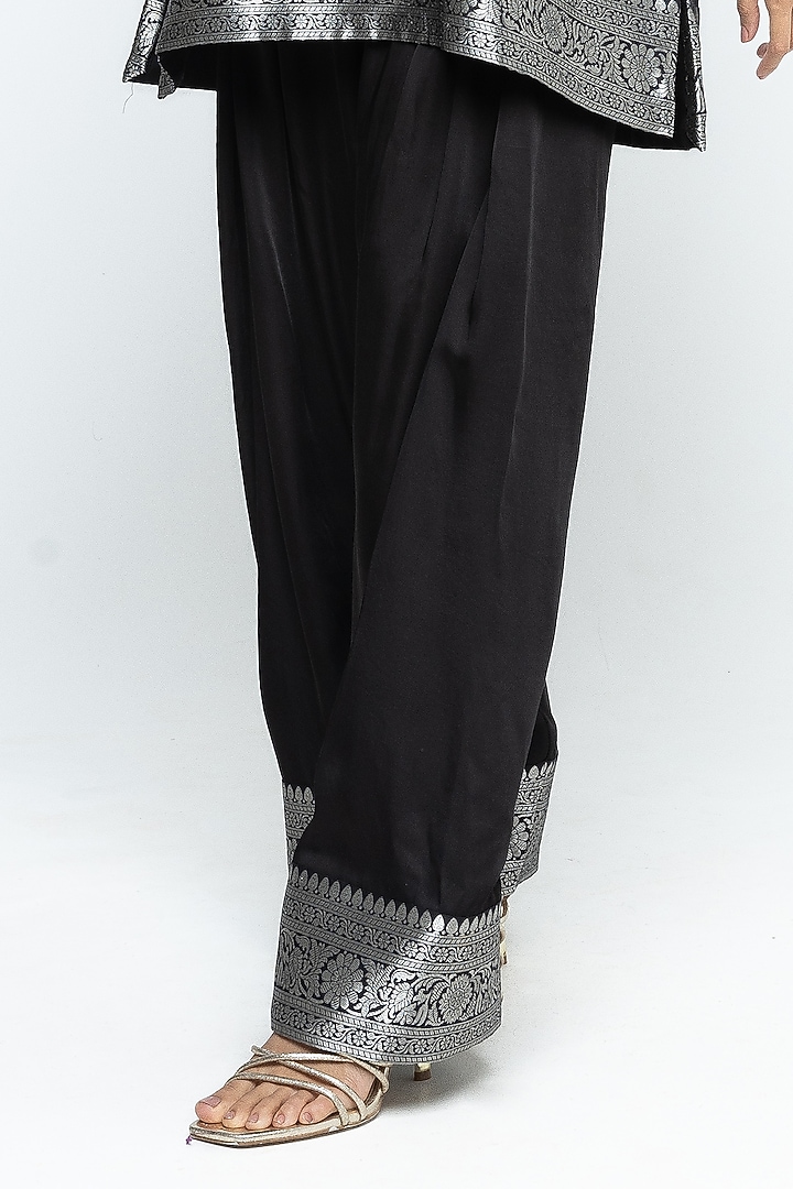 Black Jaal Silk Floral Brocade Kurta Set by Sobariko at Pernia's Pop Up Shop
