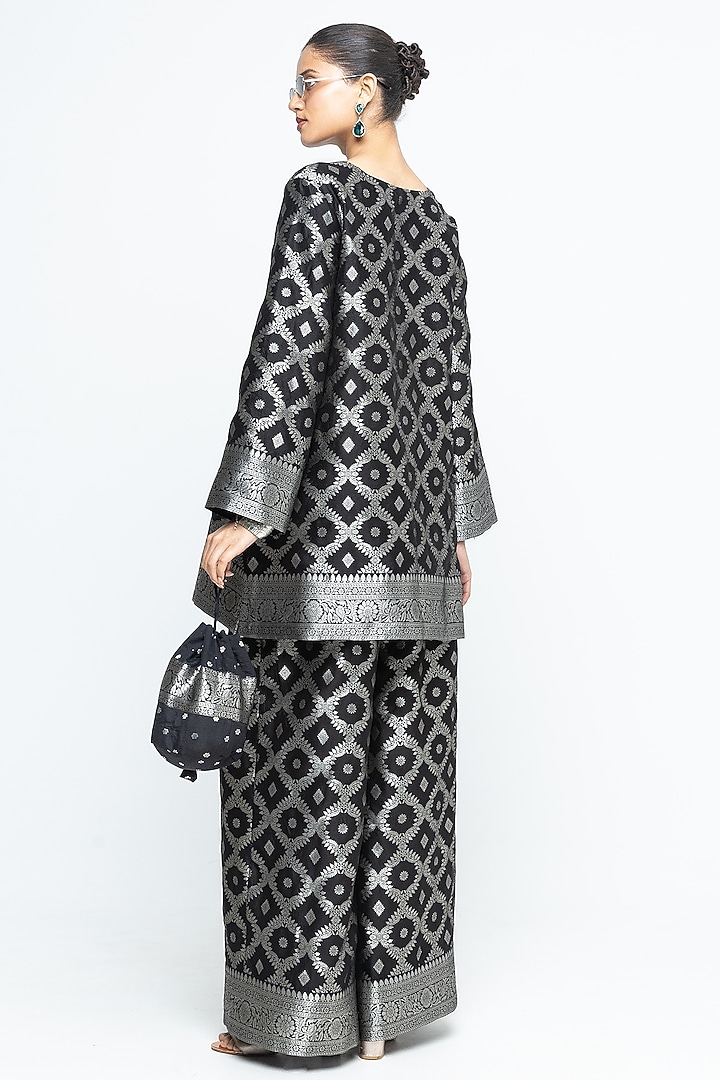 Black Jaal Silk Woven Brocade Kurta Set by Sobariko at Pernia's Pop Up Shop