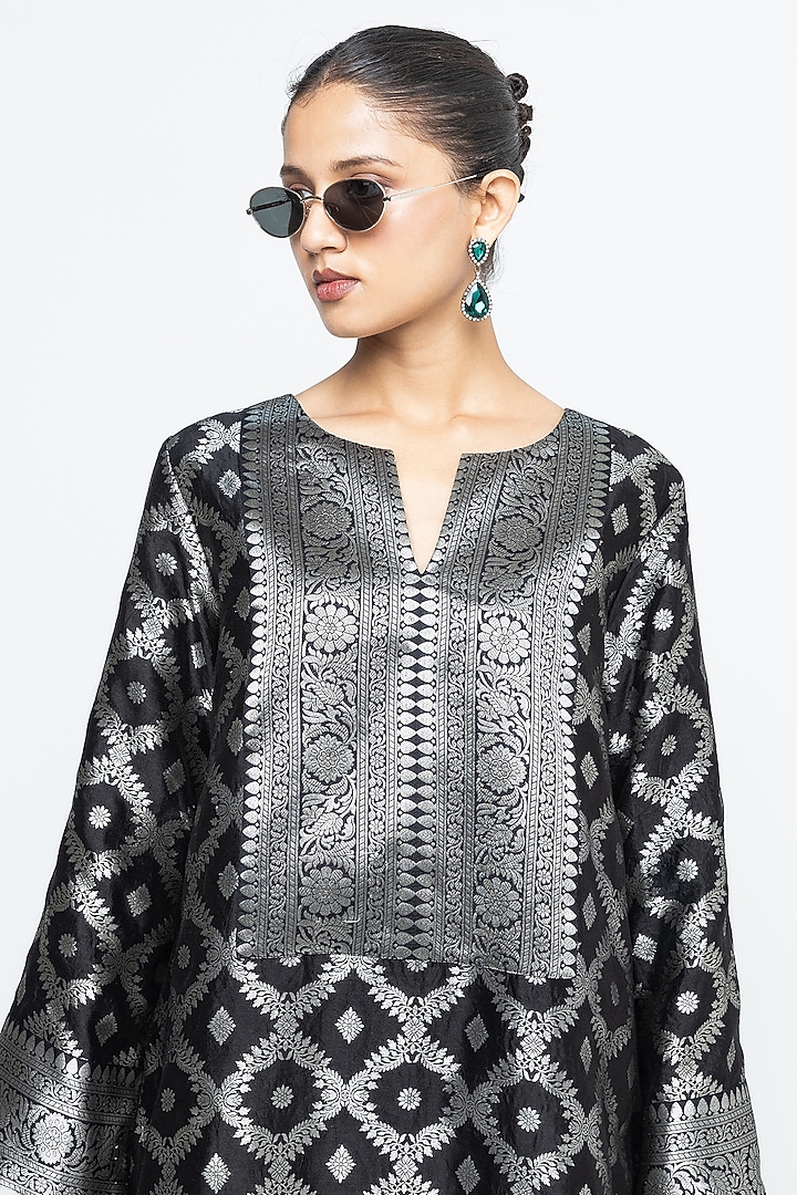 Black Jaal Silk Woven Brocade Kurta Set by Sobariko at Pernia's Pop Up Shop