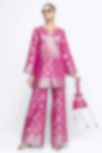 Pink Jaal Silk Woven Brocade Kurta Set by Sobariko at Pernia's Pop Up Shop