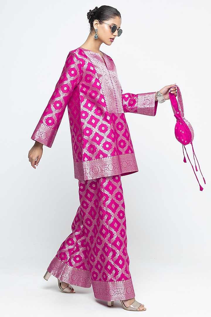 Pink Jaal Silk Woven Brocade Kurta Set by Sobariko at Pernia's Pop Up Shop