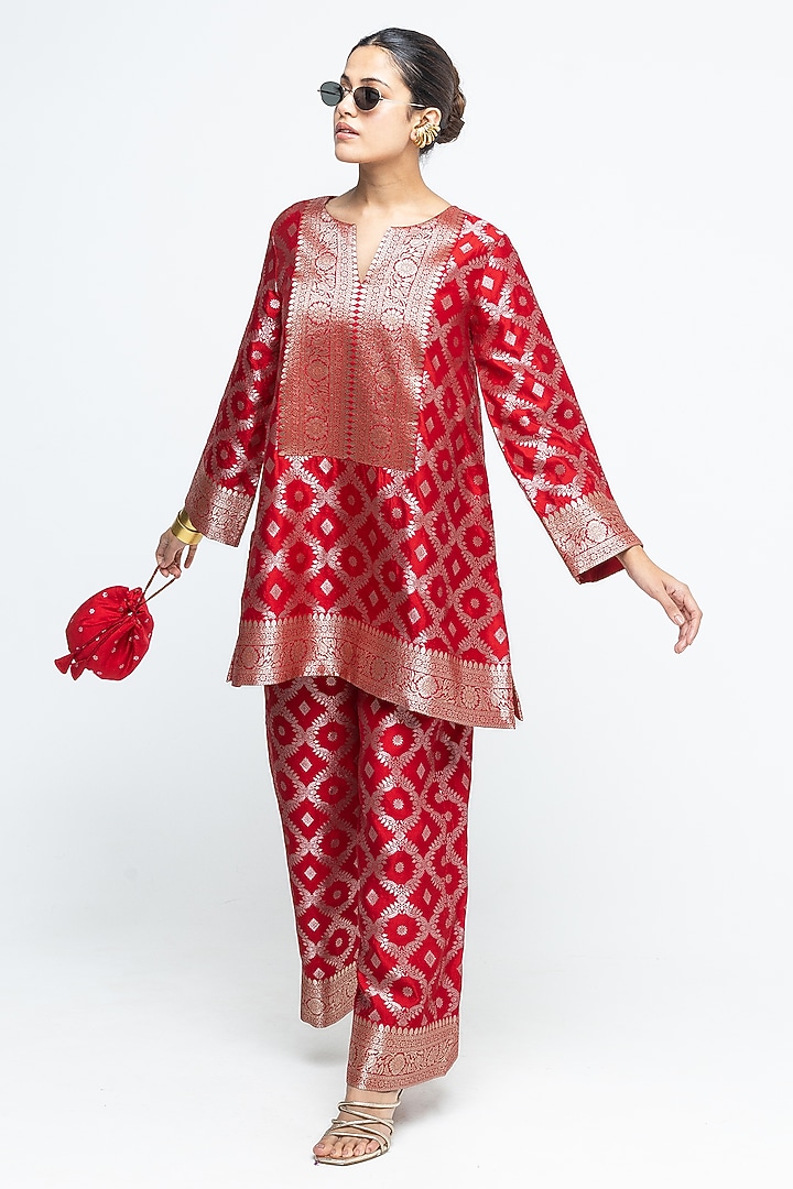 Red Jaal Silk Woven Brocade Kurta Set by Sobariko at Pernia's Pop Up Shop