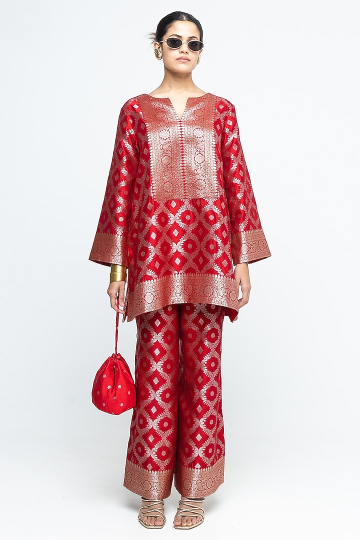 Red Jaal Silk Woven Brocade Kurta Set by Sobariko at Pernia's Pop Up Shop