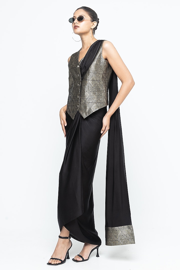 Black Raw Silk Brocade Skirt Party Wear Saree Set by Sobariko at Pernia's Pop Up Shop