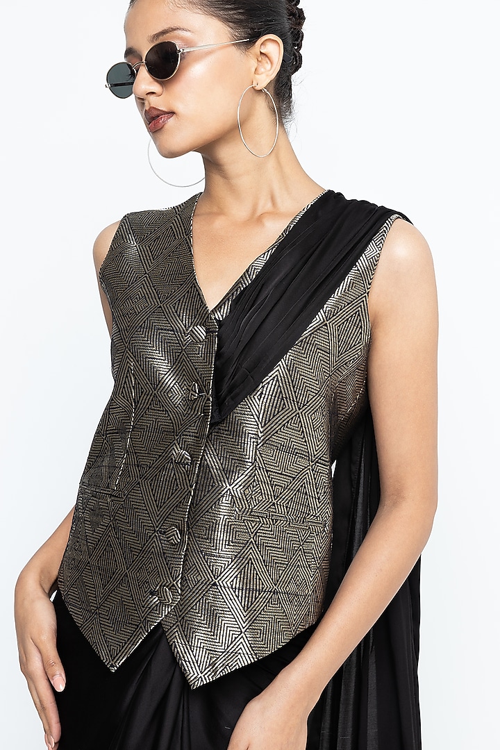 Black Raw Silk Brocade Skirt Party Wear Saree Set by Sobariko at Pernia's Pop Up Shop