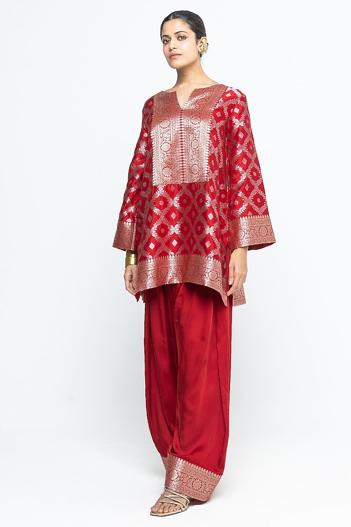 Red Jaal Silk Brocade Kurta Set by Sobariko at Pernia's Pop Up Shop