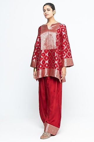 Red Jaal Silk Brocade Kurta Set by Sobariko