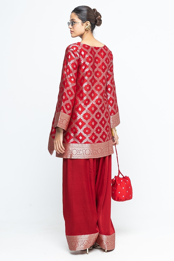 Red Jaal Silk Brocade Kurta Set by Sobariko at Pernia's Pop Up Shop