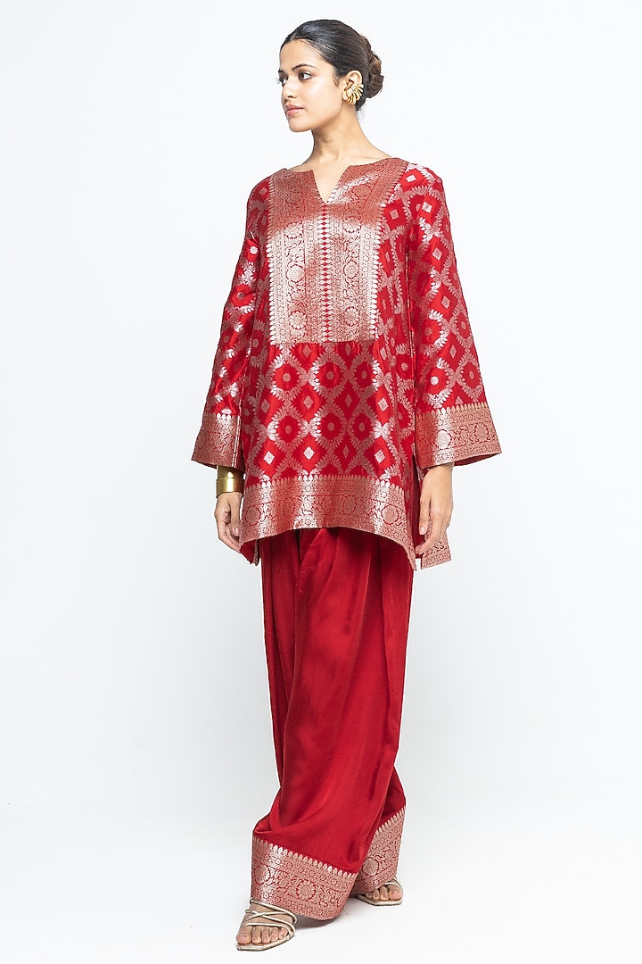 Red Jaal Silk Brocade Kurta Set by Sobariko at Pernia's Pop Up Shop