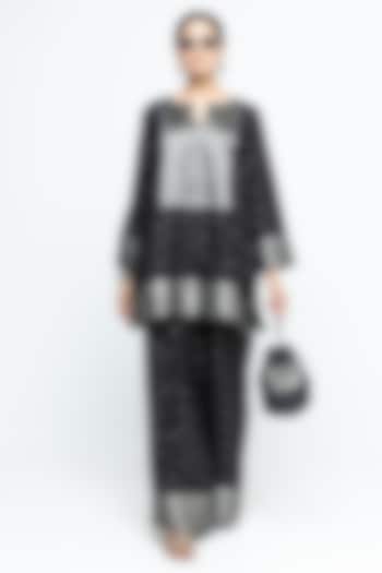 Black Silk Floral Brocade Kurta Set by Sobariko at Pernia's Pop Up Shop