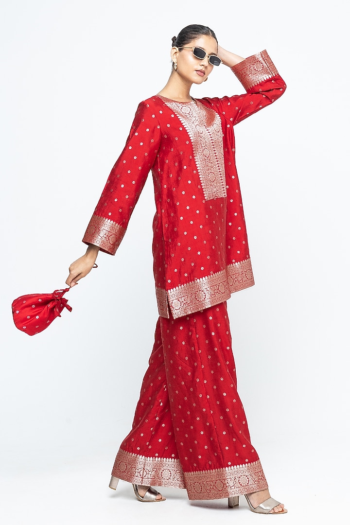 Red Silk Floral Brocade Kurta Set by Sobariko at Pernia's Pop Up Shop