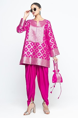Pink Jaal Silk Brocade Kurta Set by Sobariko