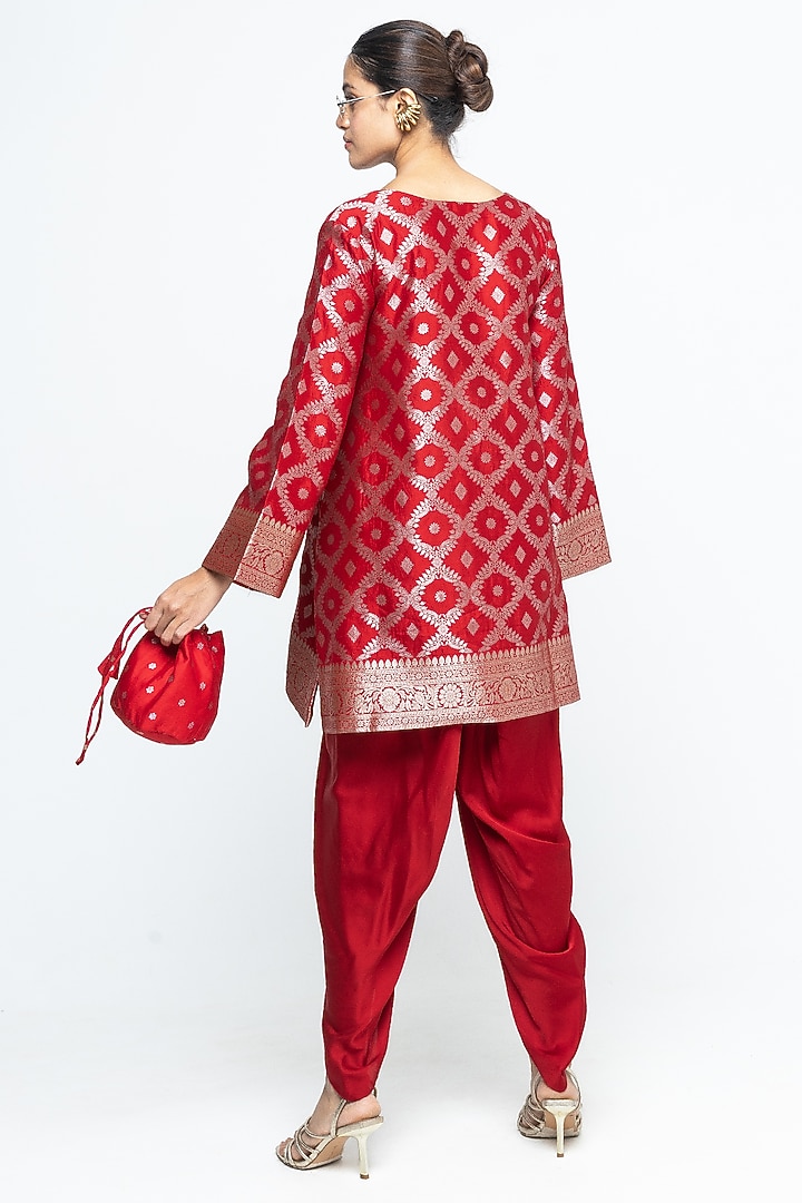 Red Jaal Silk Brocade Kurta Set by Sobariko at Pernia's Pop Up Shop