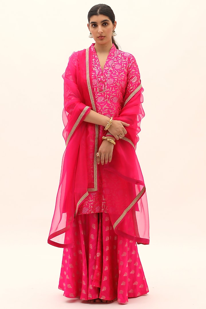 Fuschia Banarasi Silk Kurta Set by Sobariko at Pernia's Pop Up Shop