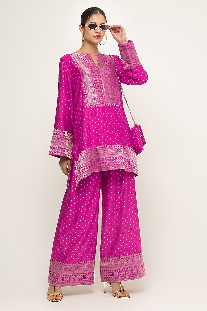 Pink Silk Kurta Set by Sobariko at Pernia's Pop Up Shop