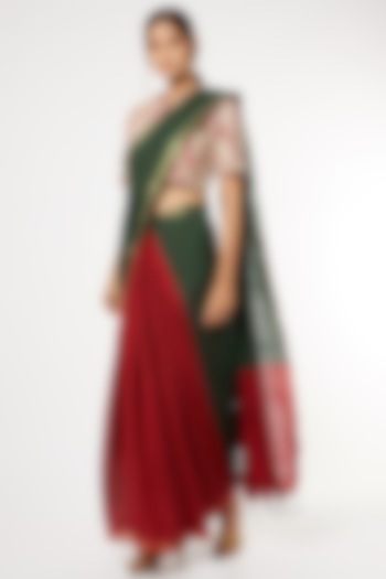 Red & Green Vertical Striped Saree Set by Soumodeep Dutta at Pernia's Pop Up Shop