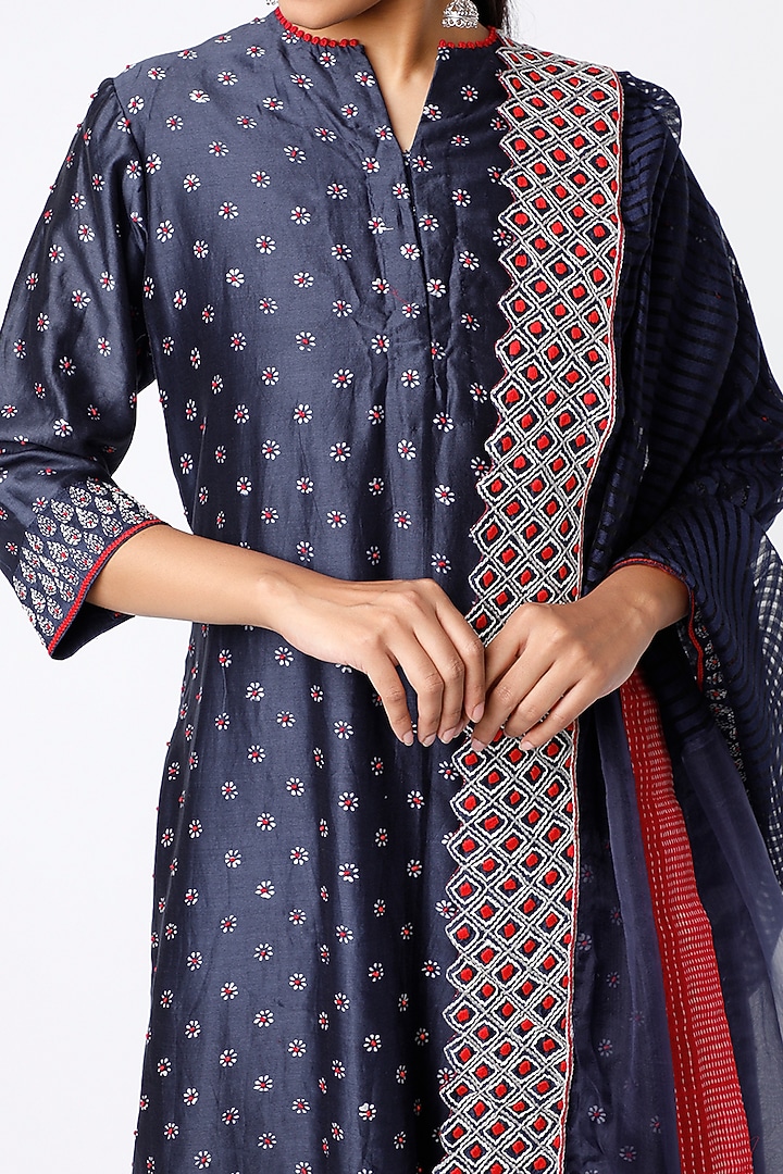 Indigo Hand Embroidered Kurta Set by Soumodeep Dutta at Pernia's Pop Up Shop