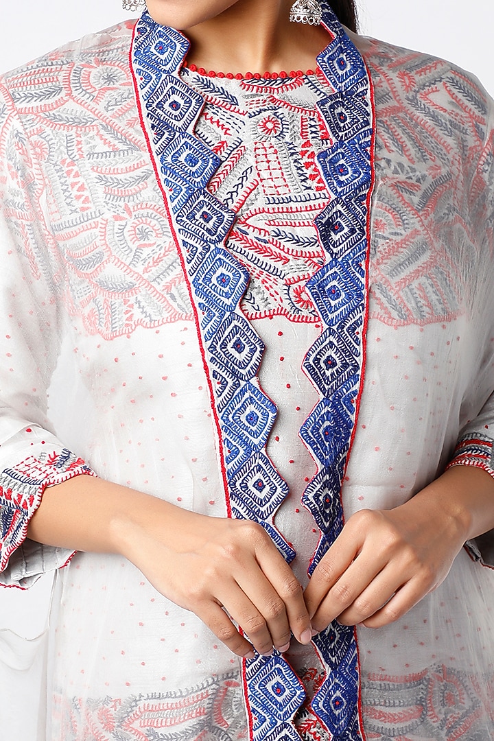 Grey Hand Embroidered Cape Set by Soumodeep Dutta at Pernia's Pop Up Shop