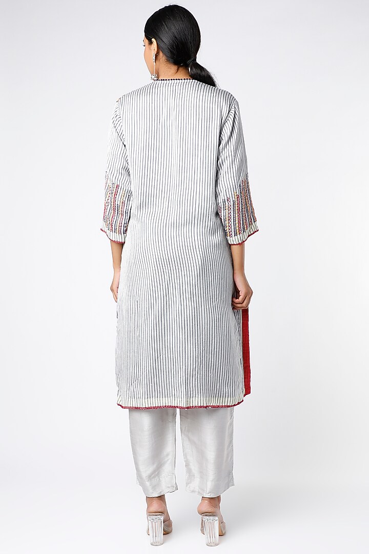 Grey Hand Embroidered Kurta Set by Soumodeep Dutta at Pernia's Pop Up Shop