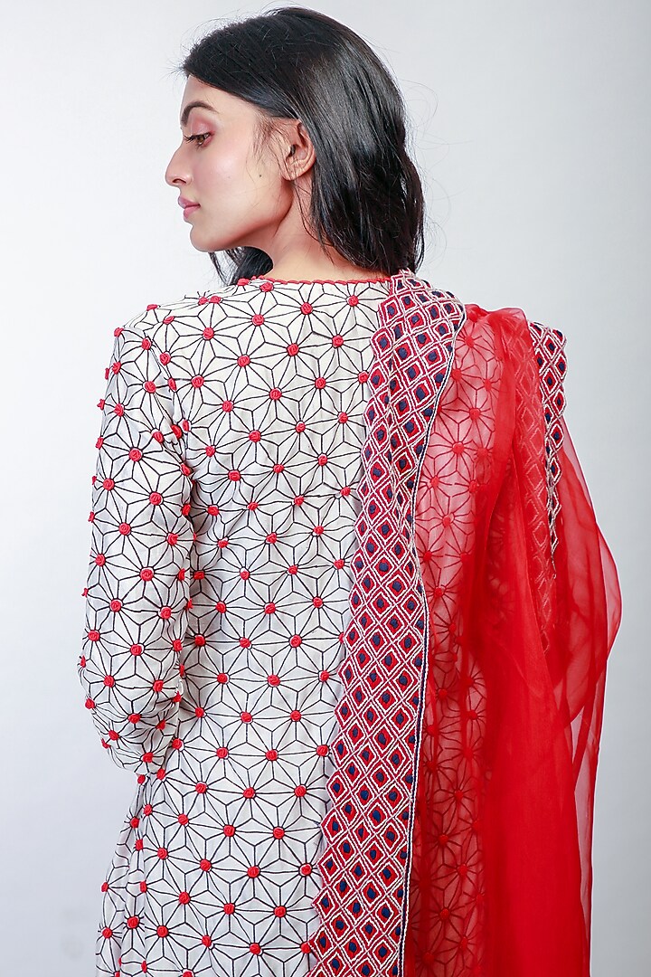Grey Rose Embroidered Kurta Set by Soumodeep Dutta at Pernia's Pop Up Shop