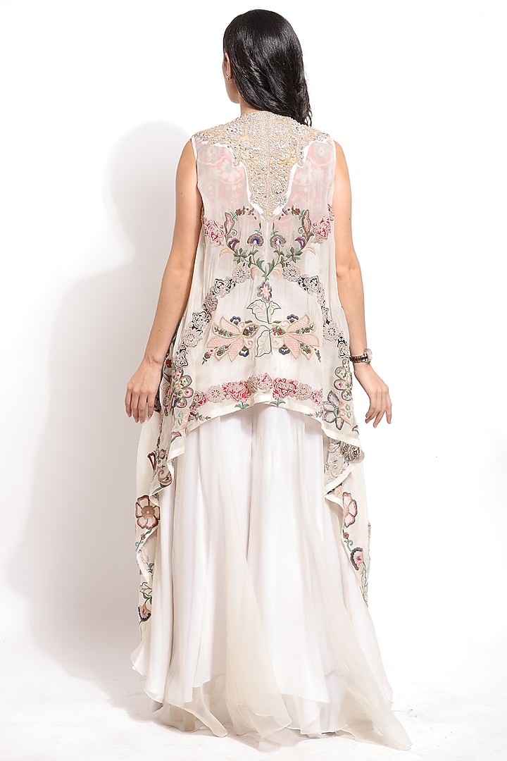 Off-White Hand Embroidered Cape Set by Sonali Gupta at Pernia's Pop Up Shop