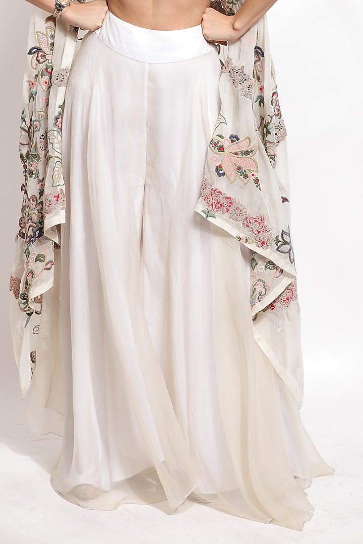 Off-White Hand Embroidered Cape Set by Sonali Gupta at Pernia's Pop Up Shop