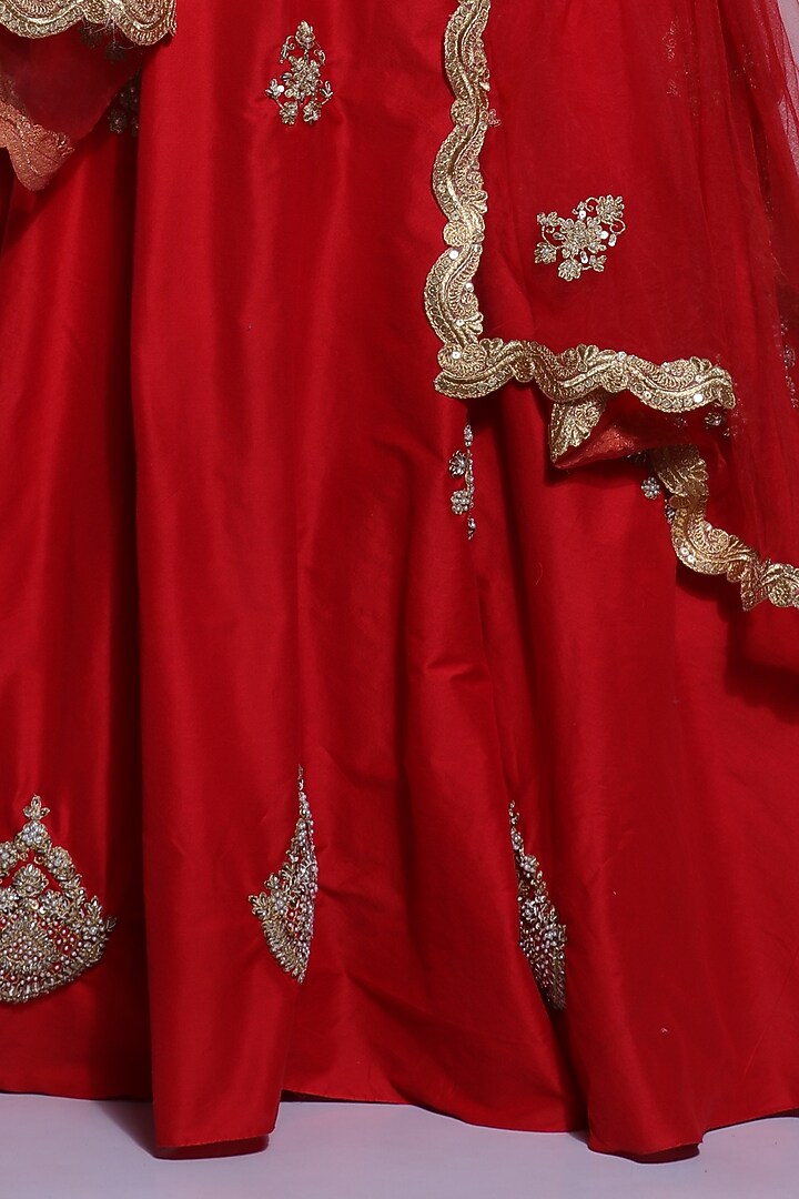 Red Silk Embroidered Wedding Lehenga Set by Sonali Gupta at Pernia's Pop Up Shop